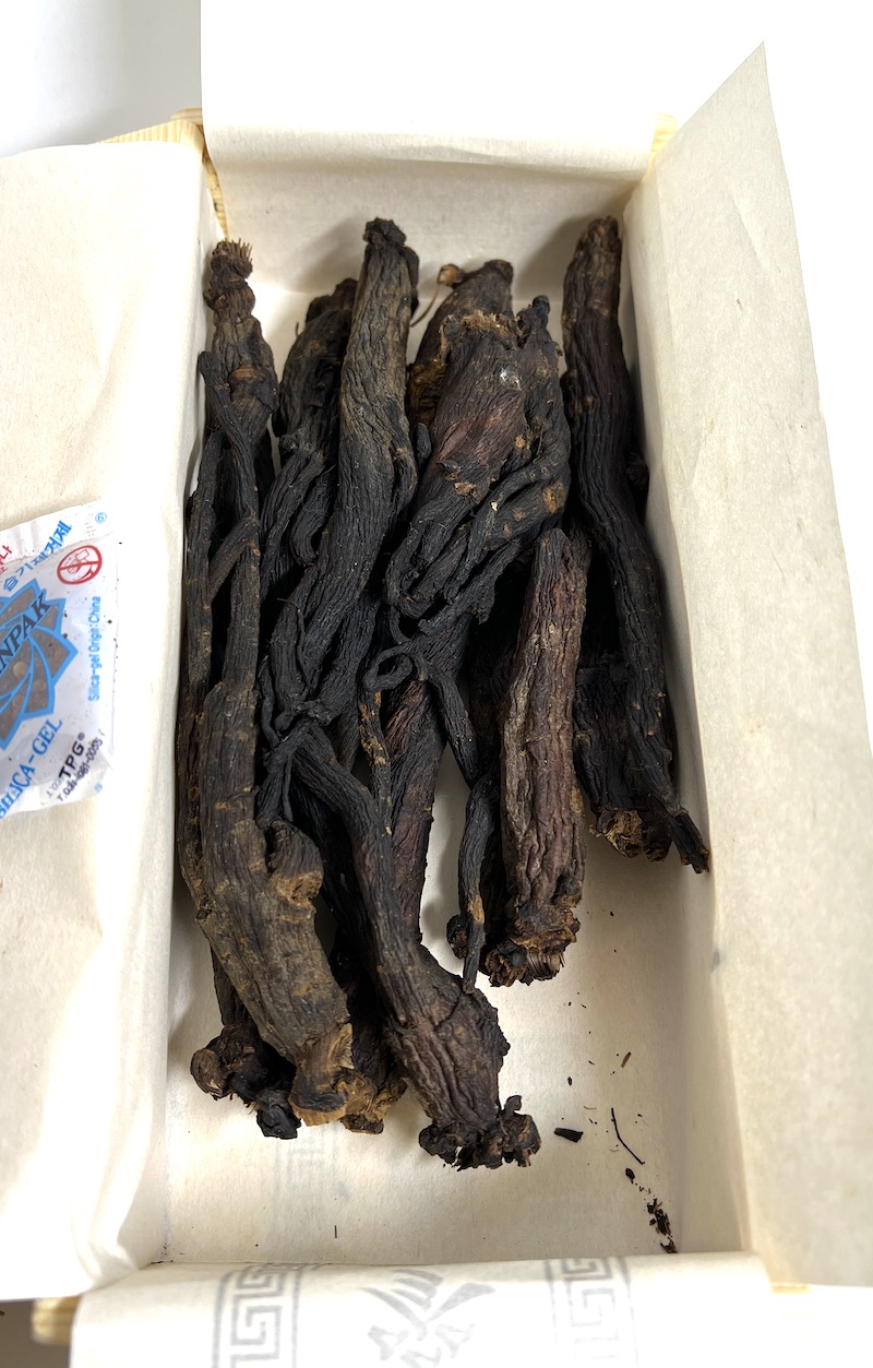 Černý ženšen 6 letý celé kořeny,  300 g