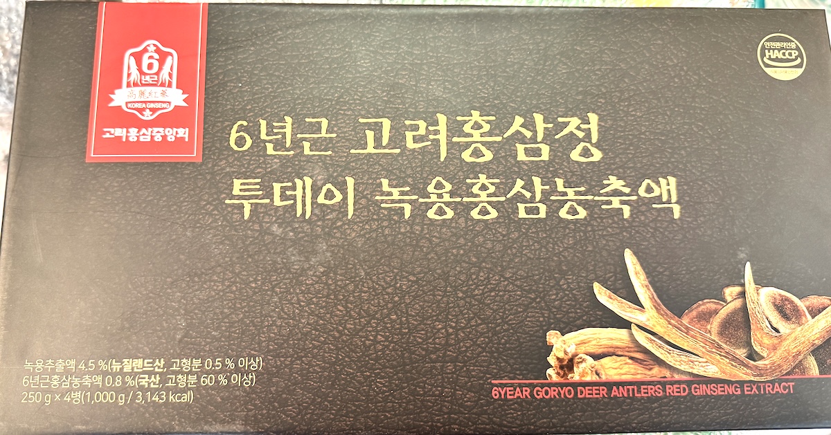 240 g extraktu z korejského červeného ženšenu a z jeleního paroží, 240 g